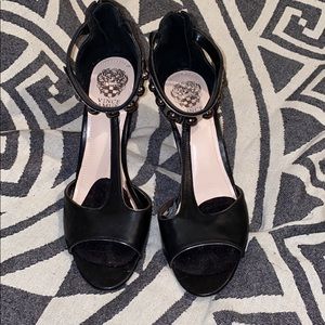 VINCE CAMUTO BLACK HEELS